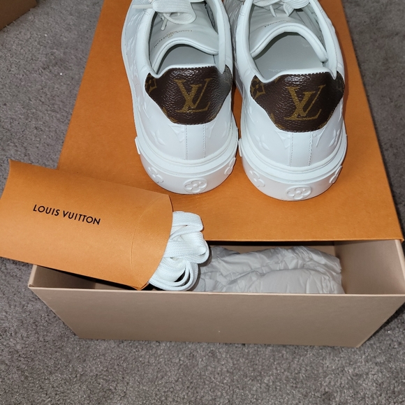 Louis Vuitton Sneakers - Picture 3 of 9